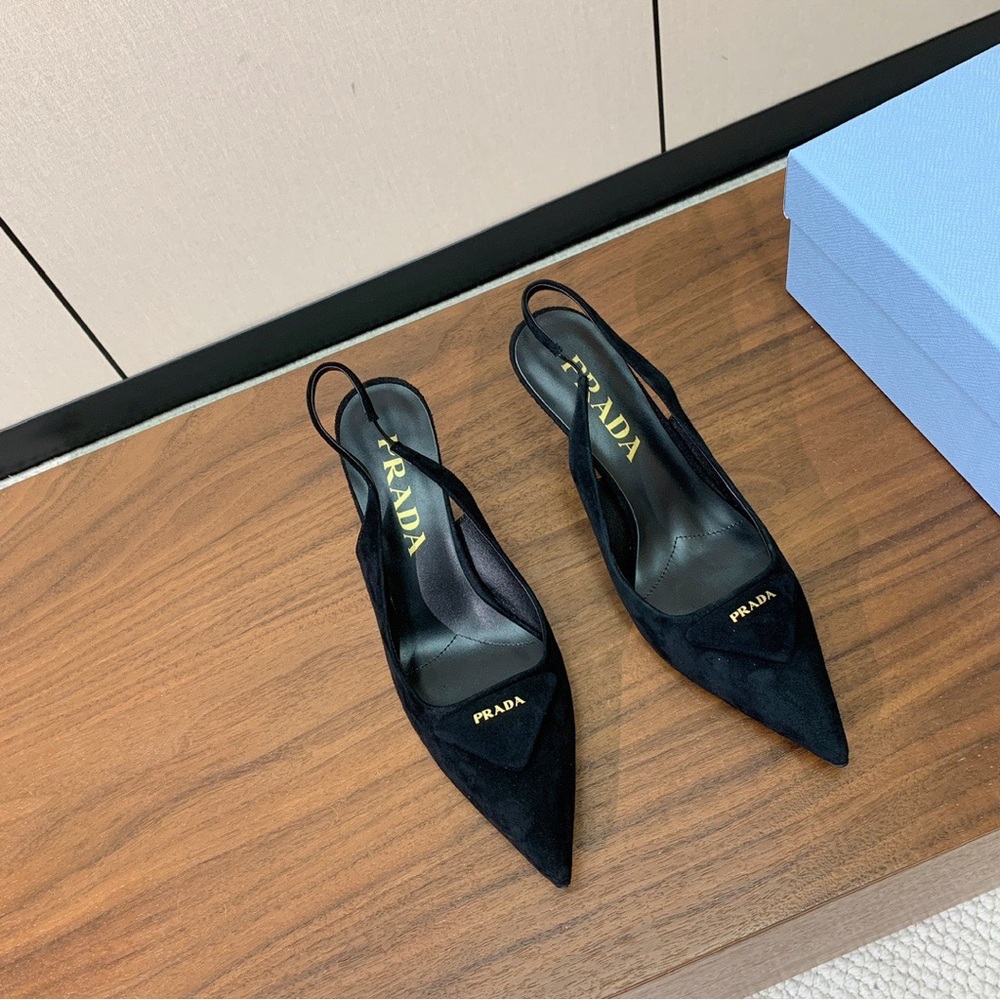 Prada Sophisticated Black Pointed Heels - Picture 7 of 9